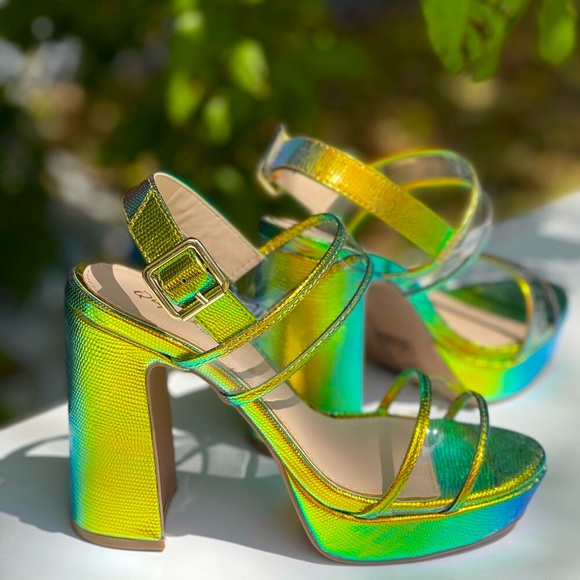 Qupid LIGHTING Clear Vinyl Holographic Open Toe Mary Jane Platform Heeled Sandal - Picture 2 of 6